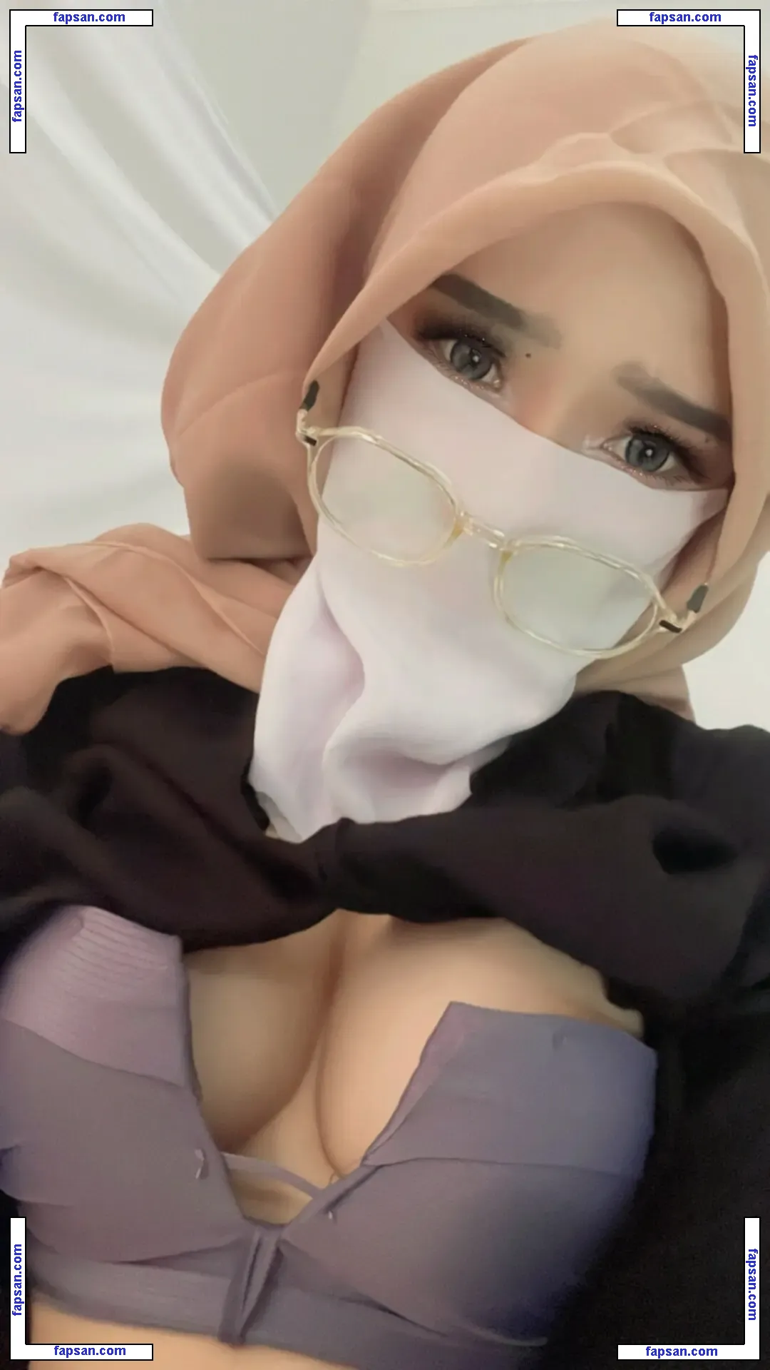 Hijab Camilla nude photo #0076 from OnlyFans