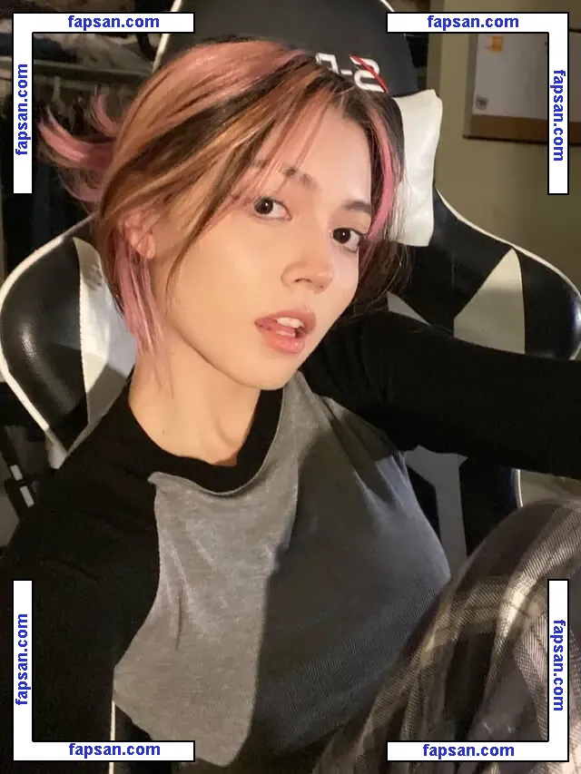 Hijab On nude photo #0004 from OnlyFans