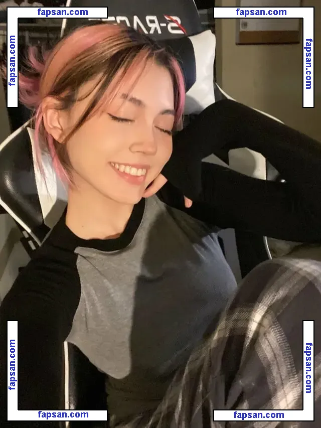 Hijab On nude photo #0009 from OnlyFans