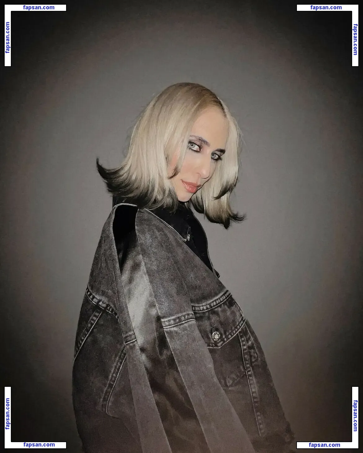 Hila Klein nude photo #0022 from OnlyFans