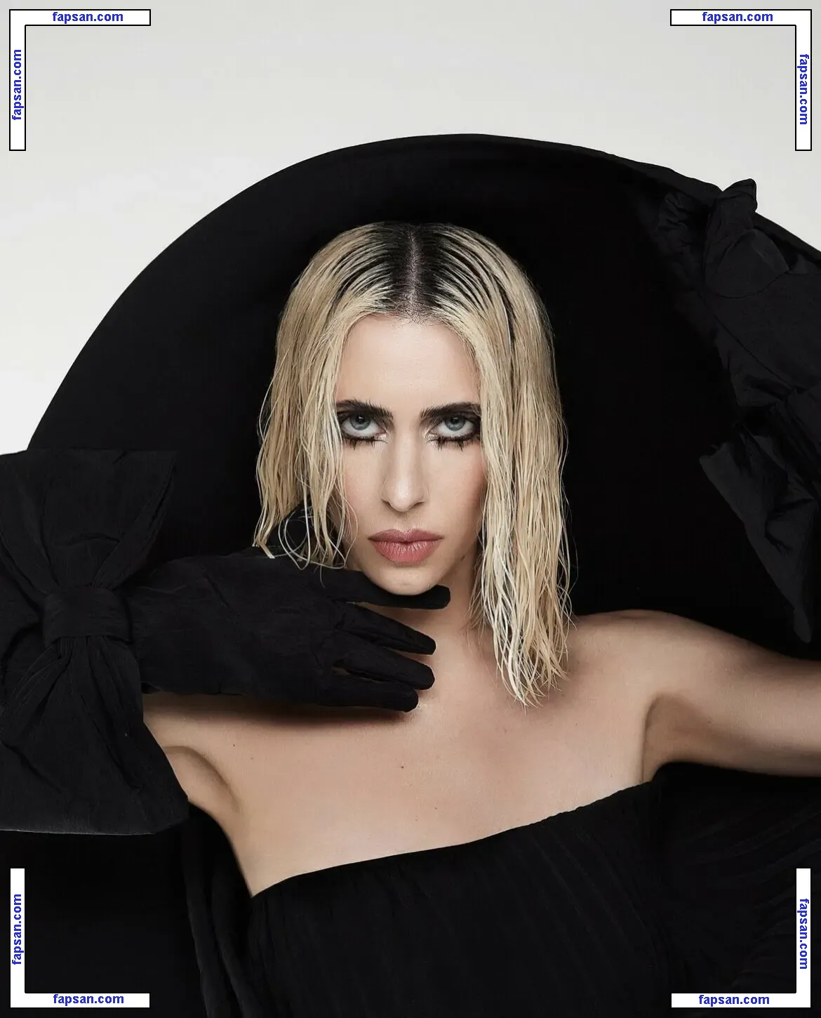 Hila Klein nude photo #0041 from OnlyFans