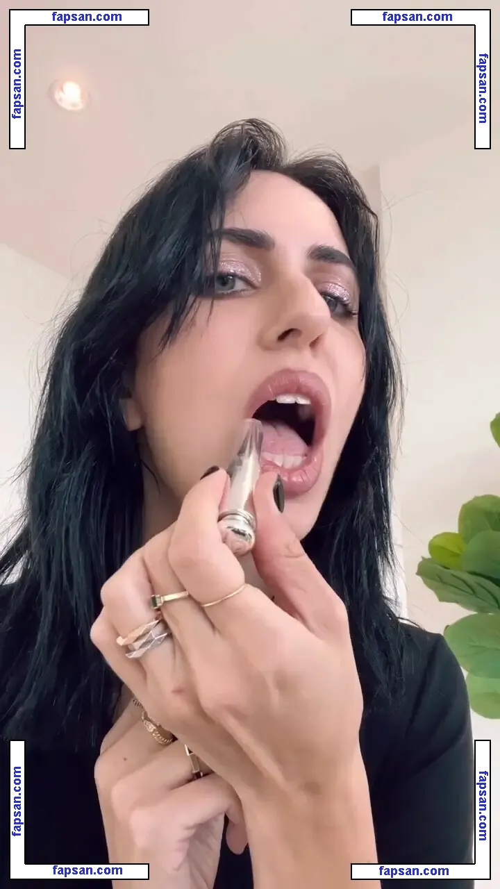 Hila Klein nude photo #0143 from OnlyFans