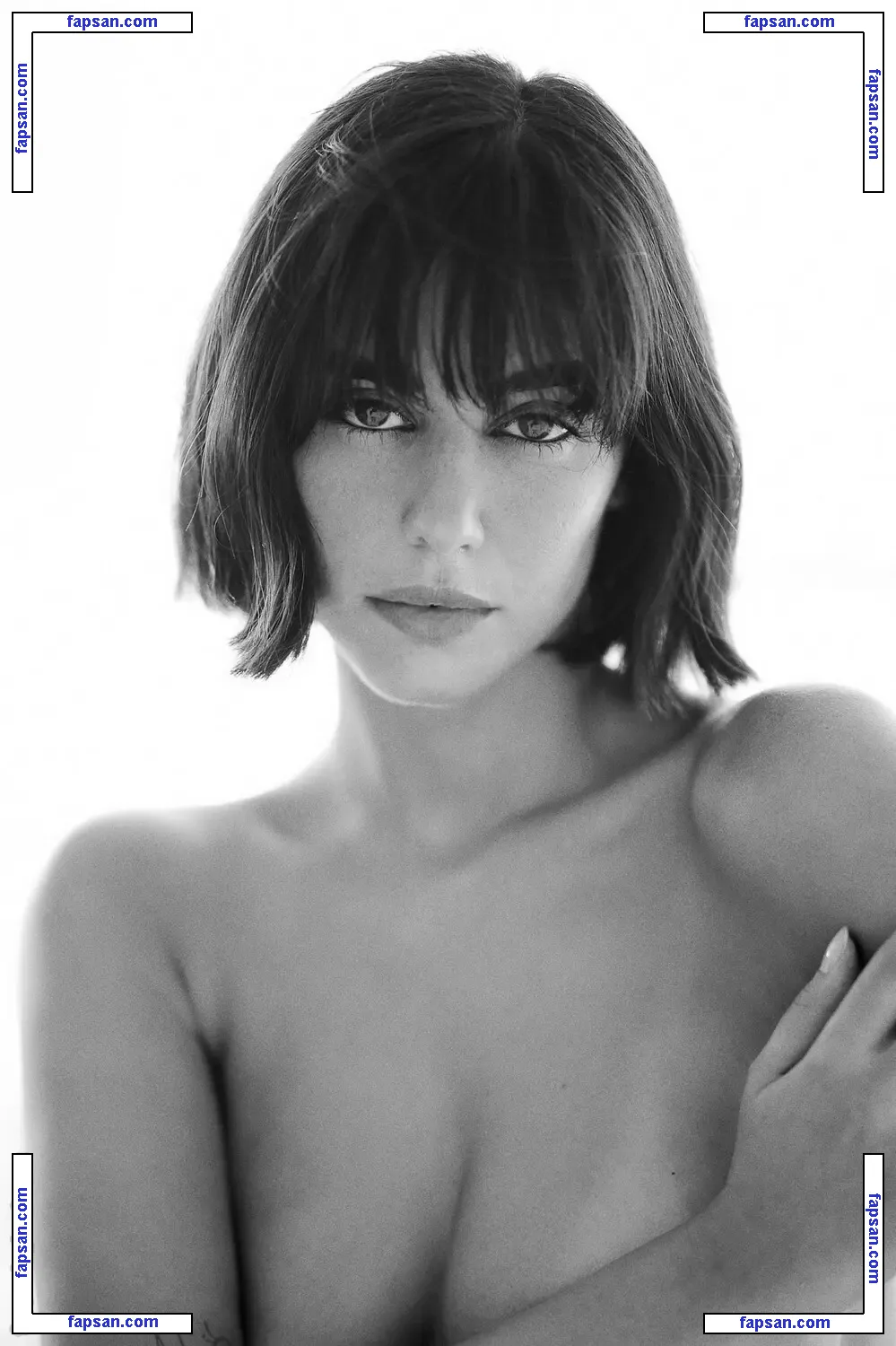 Hila Meir голая фото #0004 с Онлифанс