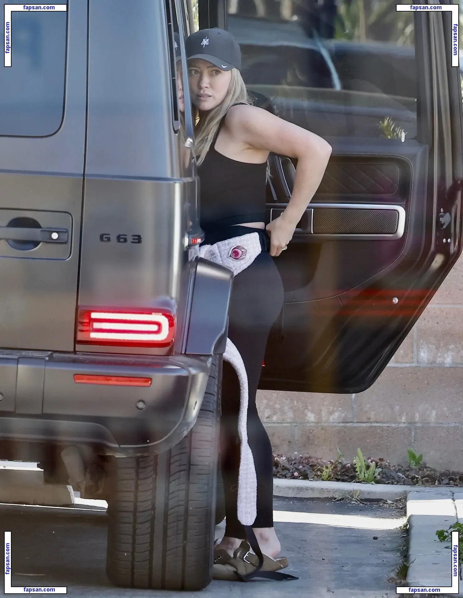 Hilary Duff nude photo #1584 from OnlyFans