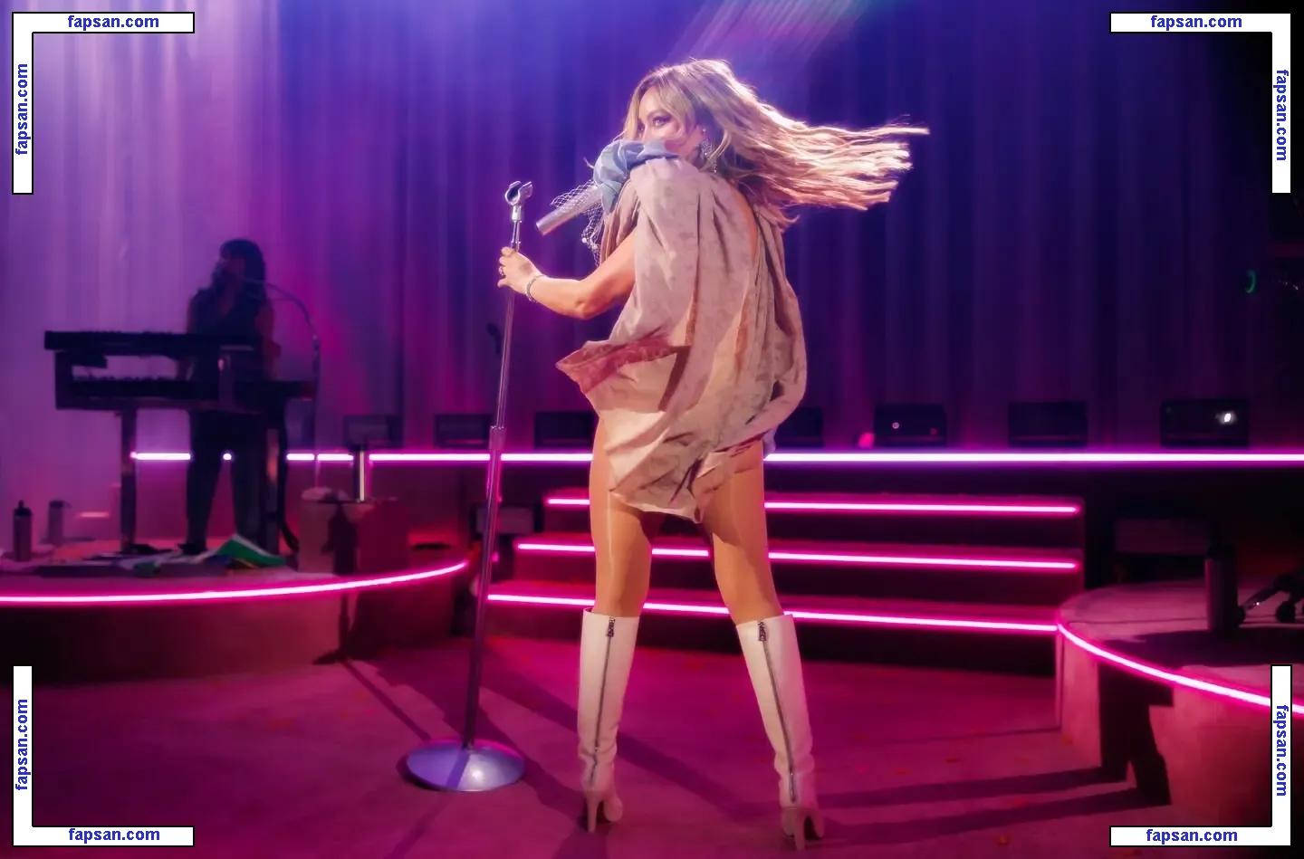 Hilary Duff nude photo #2205 from OnlyFans