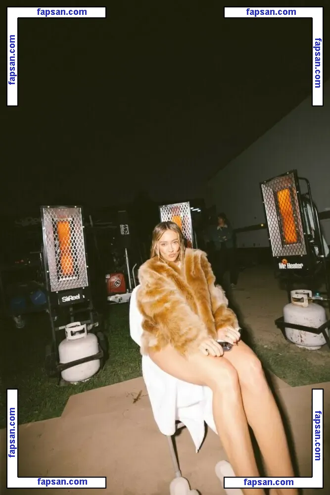 Hilary Duff nude photo #2220 from OnlyFans