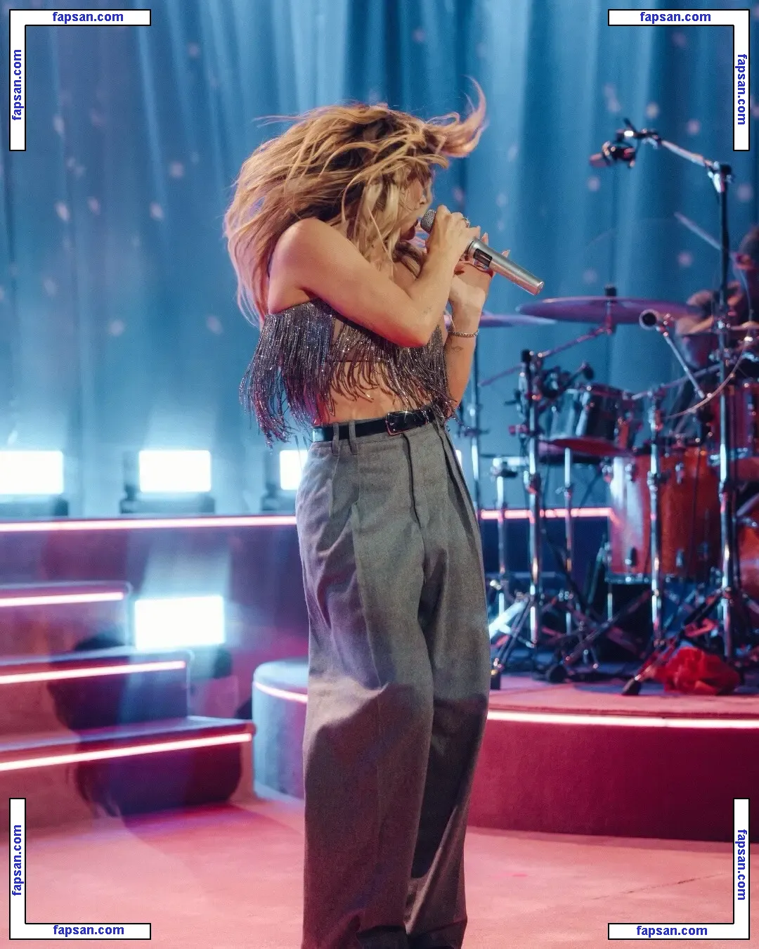 Hilary Duff nude photo #2237 from OnlyFans