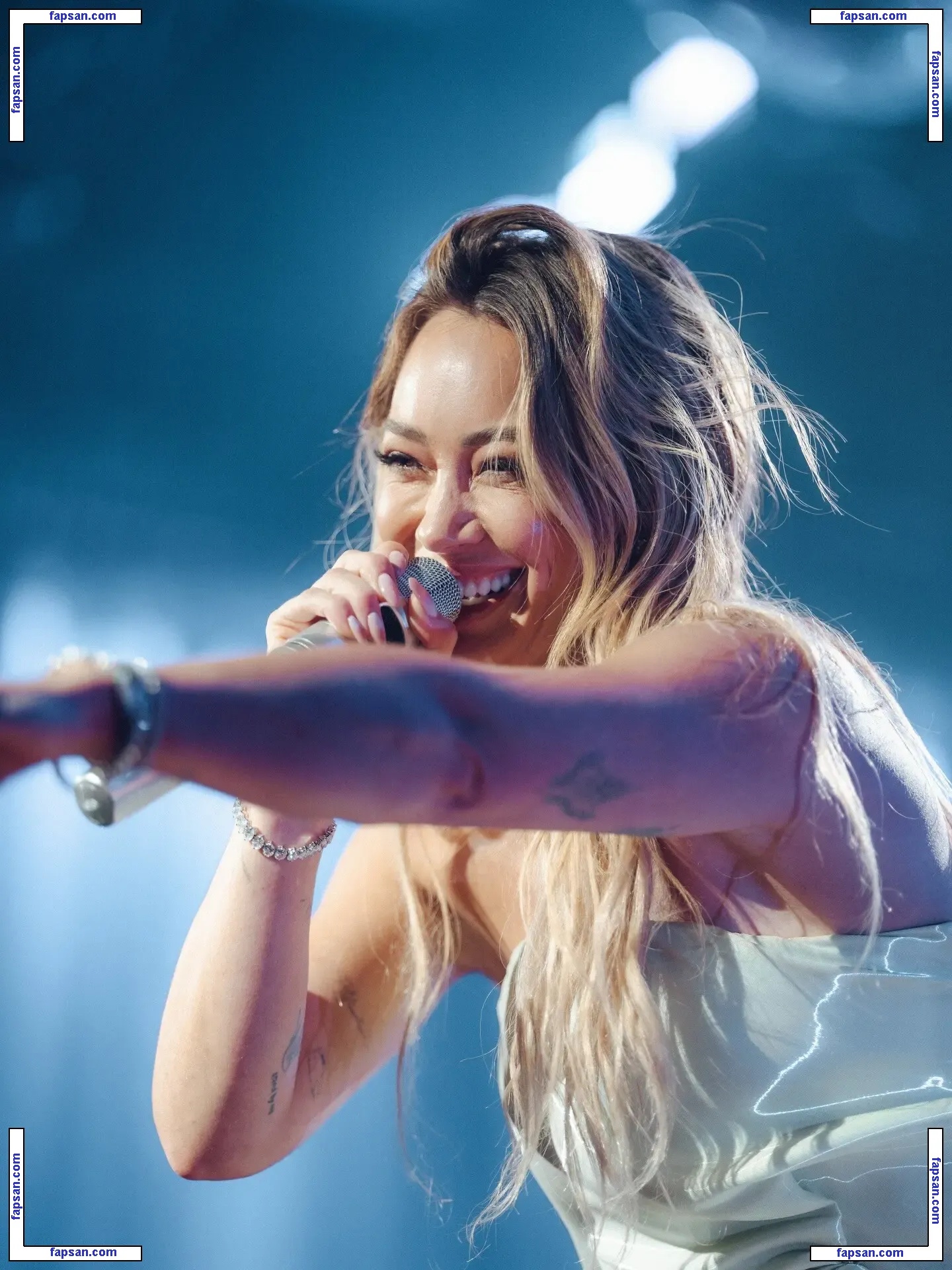 Hilary Duff nude photo #2240 from OnlyFans