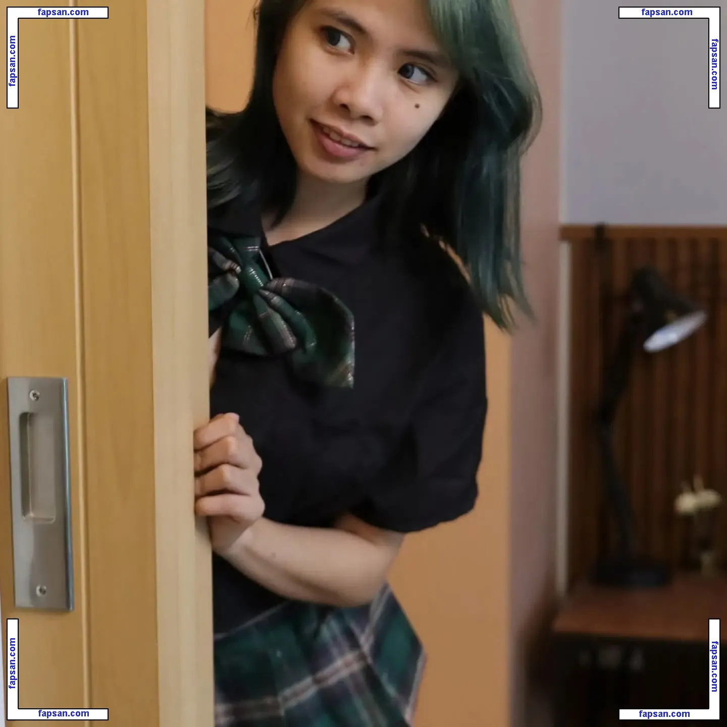 HimeXCrush nude photo #0002 from OnlyFans