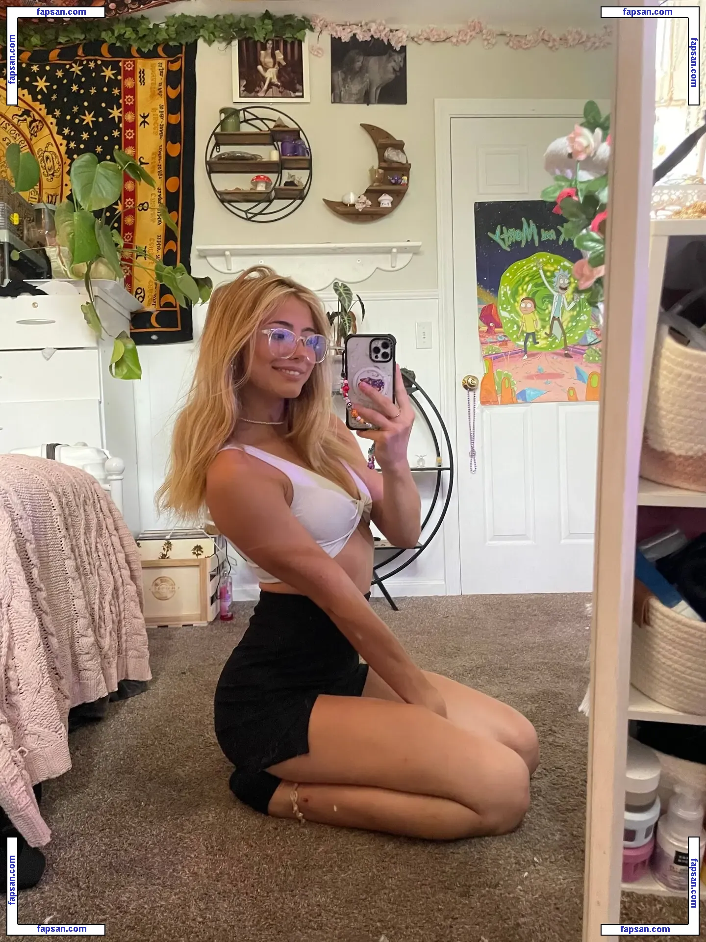 hippicam nude photo #0022 from OnlyFans