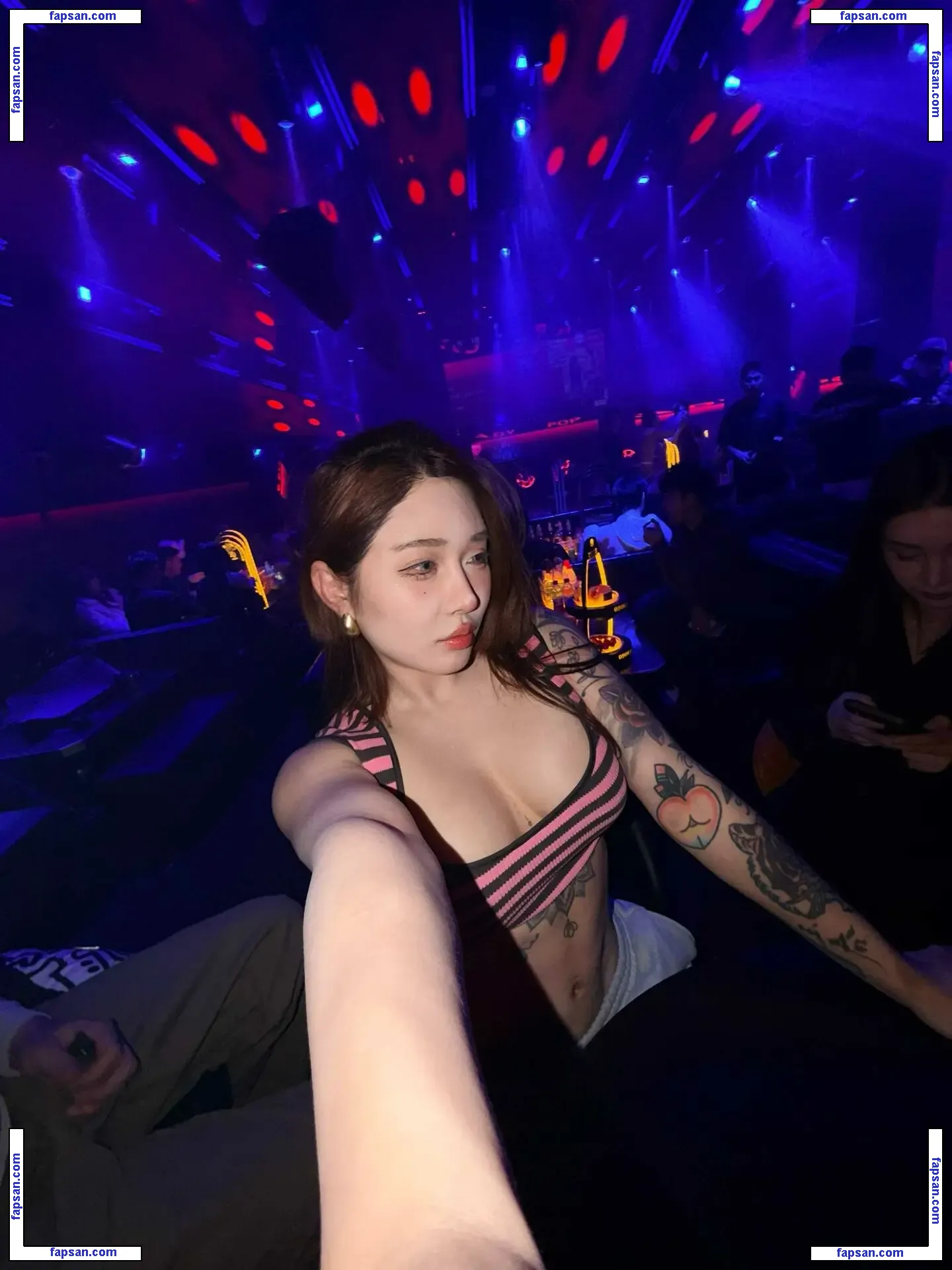 Hitomi Songyuxin nude photo #0609 from OnlyFans