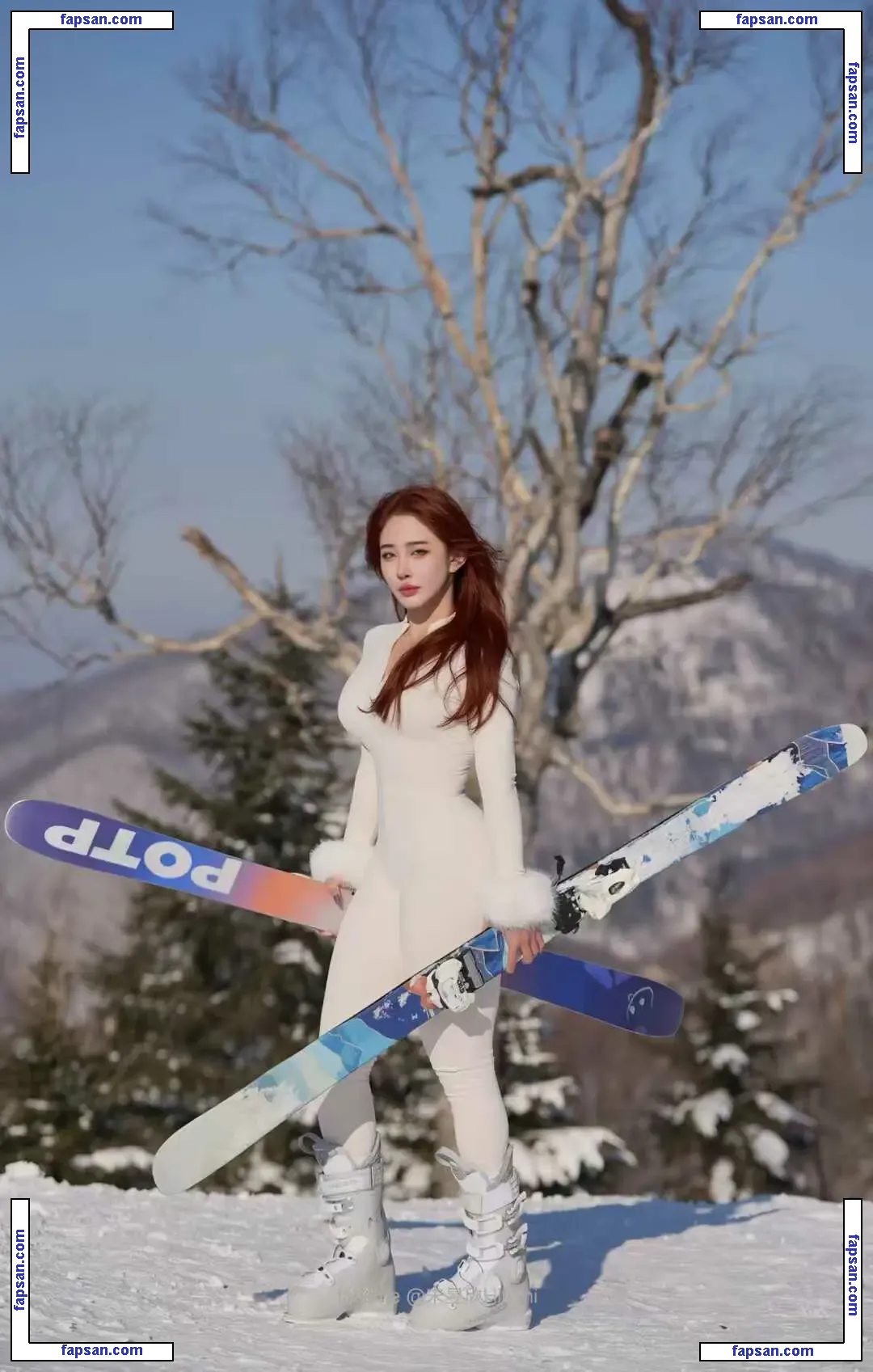 Hitomi Songyuxin nude photo #0611 from OnlyFans