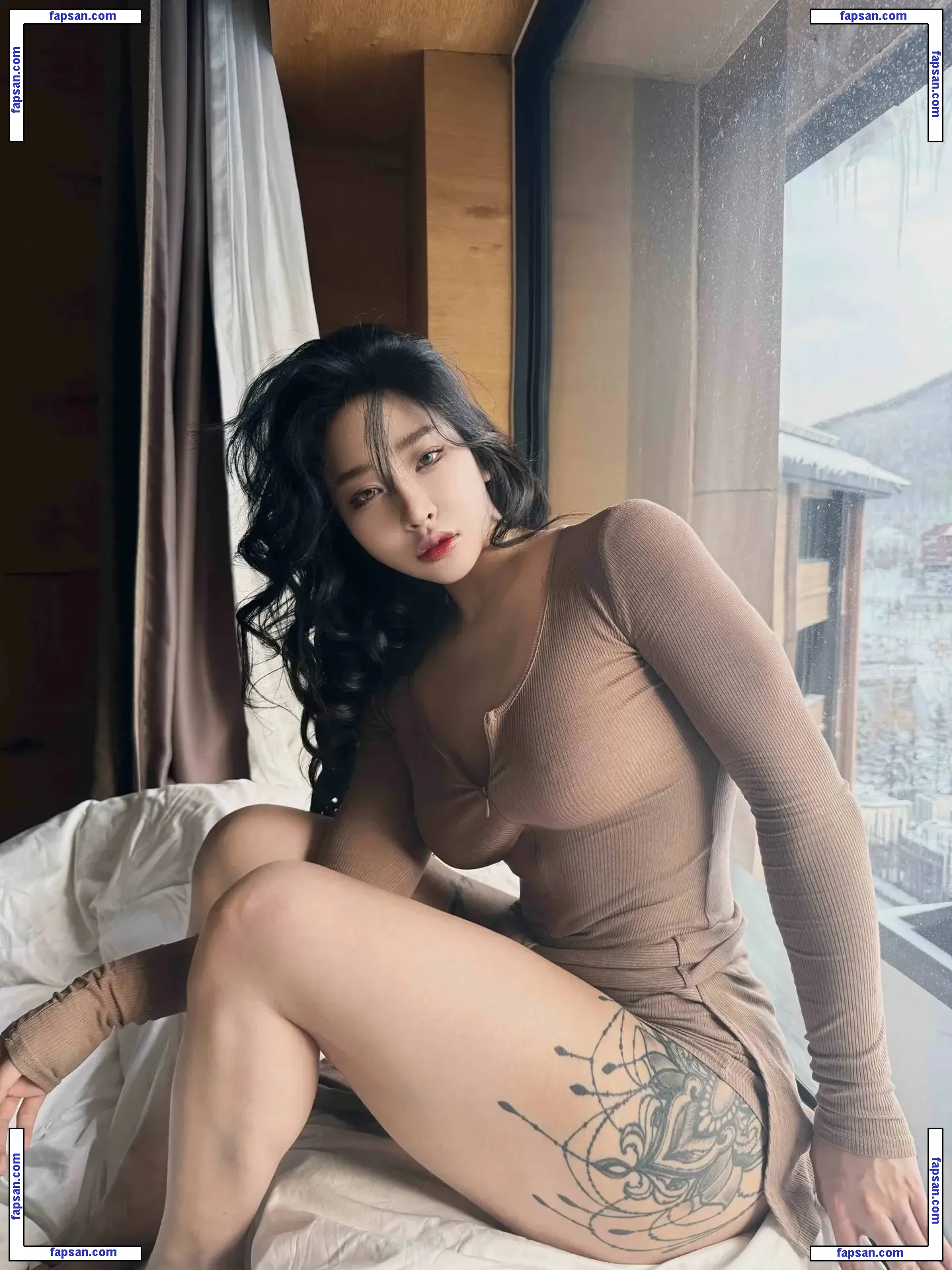 Hitomi Songyuxin nude photo #0637 from OnlyFans