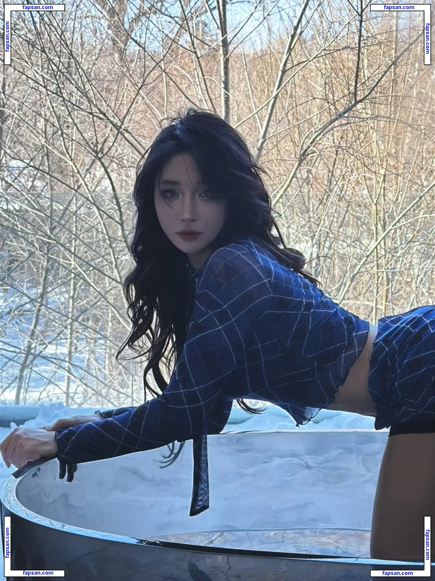 Hitomi Songyuxin nude photo #0642 from OnlyFans