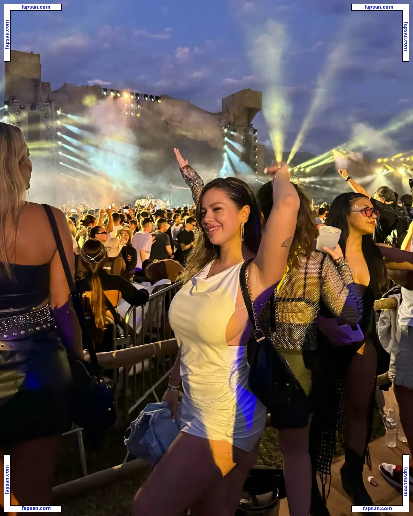 holasoythalia nude photo #0011 from OnlyFans