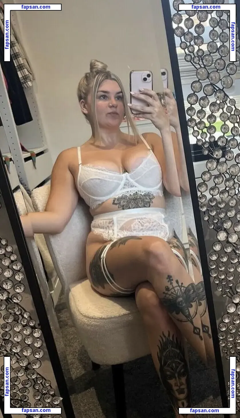 Hollie Jakeway nude photo #0022 from OnlyFans