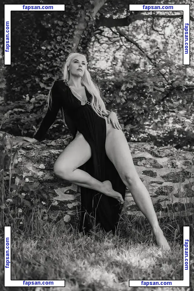 Hollie Keers nude photo #0002 from OnlyFans