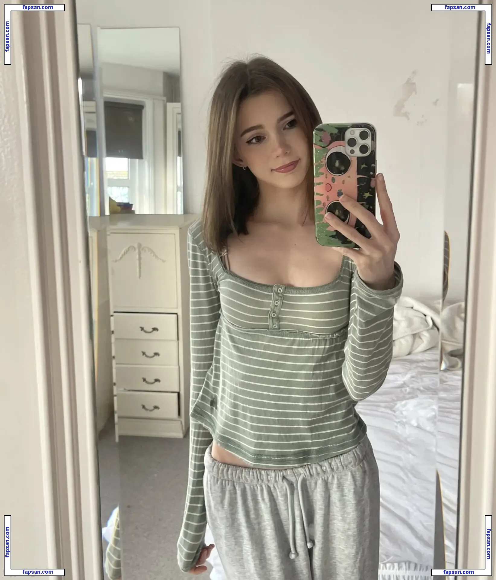 Hollsbeauti nude photo #0002 from OnlyFans