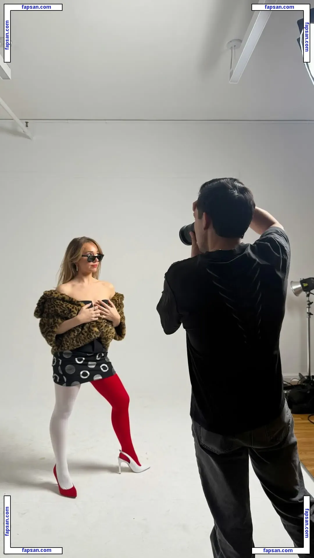 Holly Taylor голая фото #0042 с Онлифанс