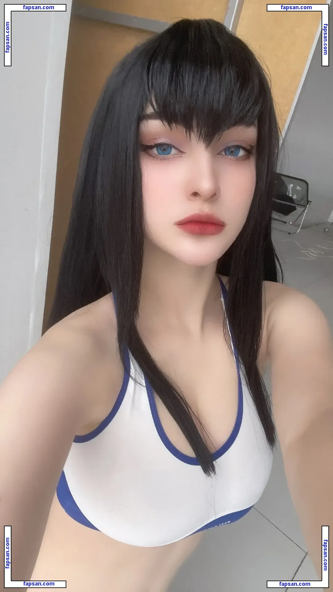 Hologana nude photo #0365 from OnlyFans