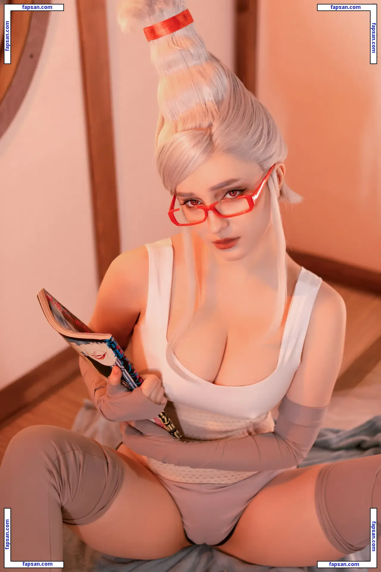 Hologana nude photo #0398 from OnlyFans