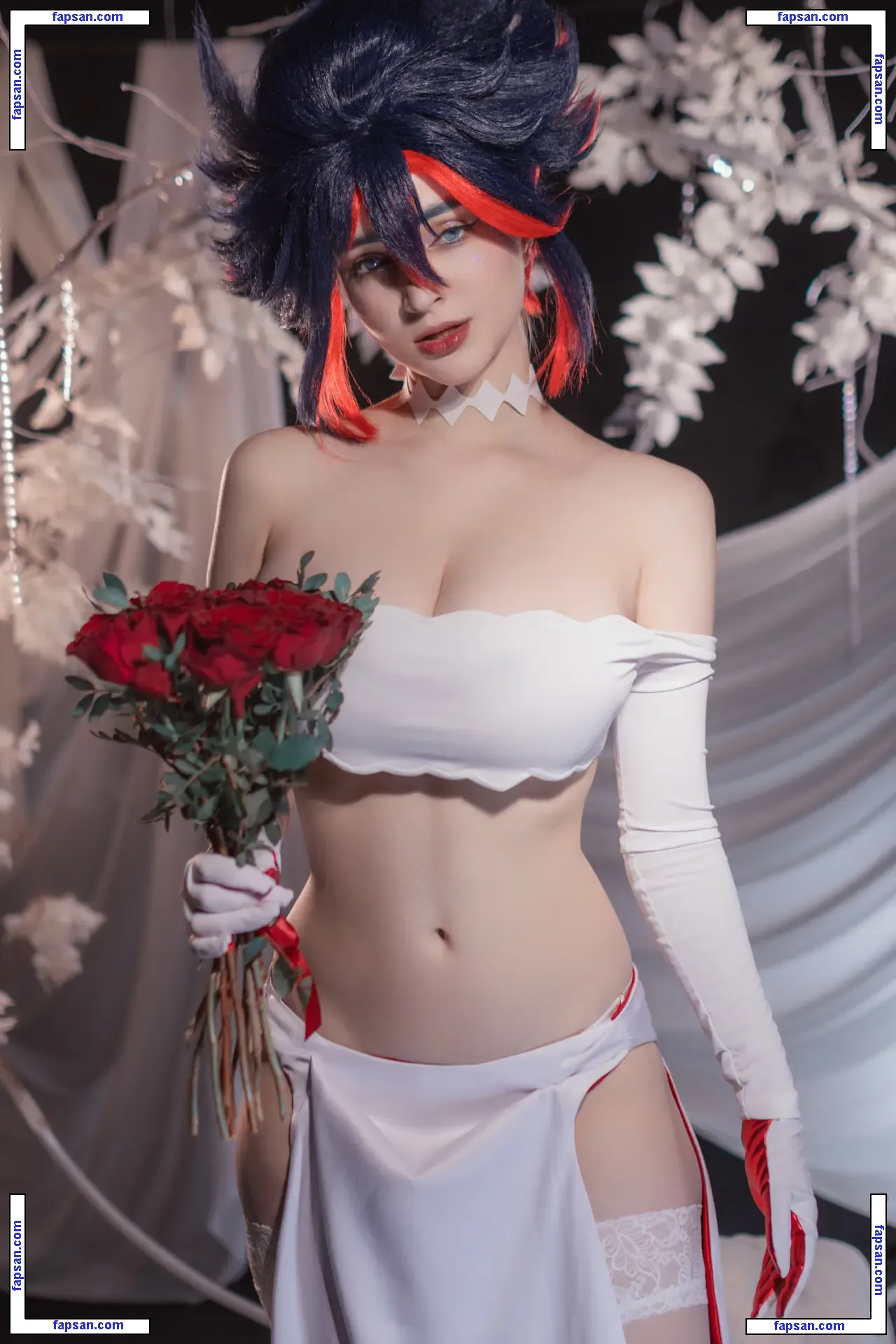 Hologana nude photo #0410 from OnlyFans