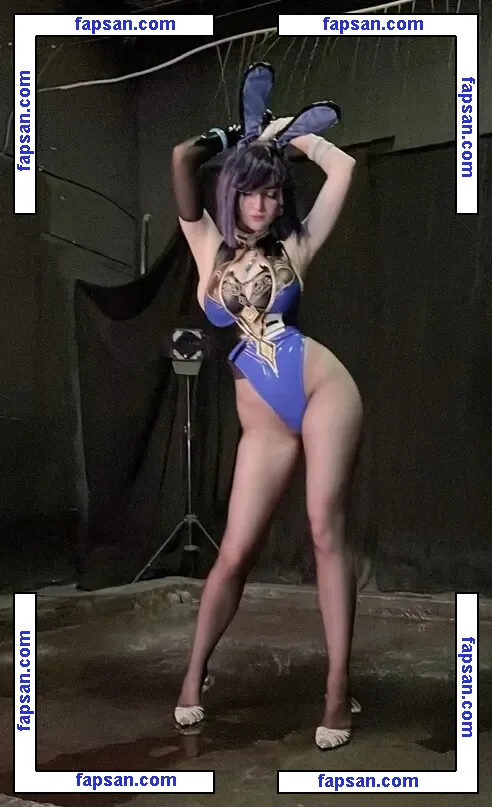 Hologana голая фото #0442 с Онлифанс