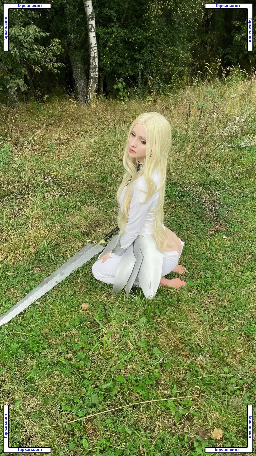 Hologana голая фото #0464 с Онлифанс