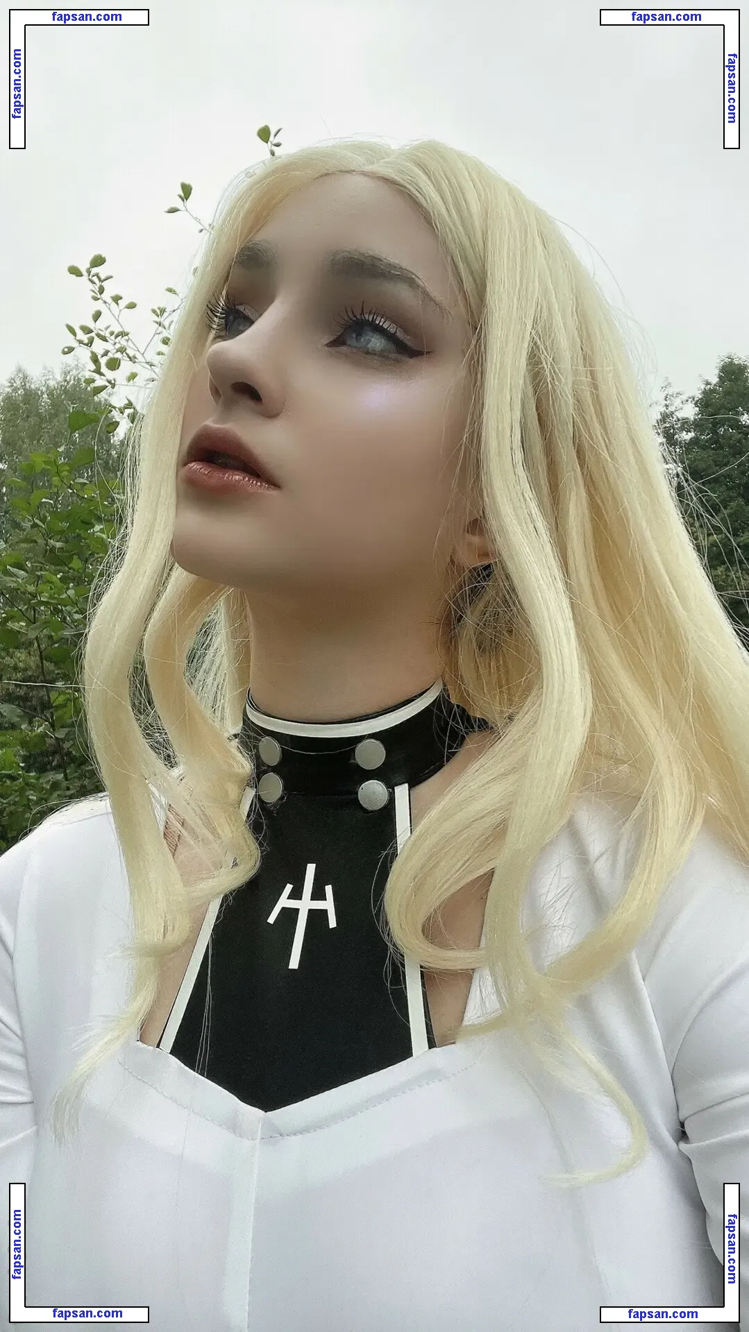 Hologana голая фото #0471 с Онлифанс