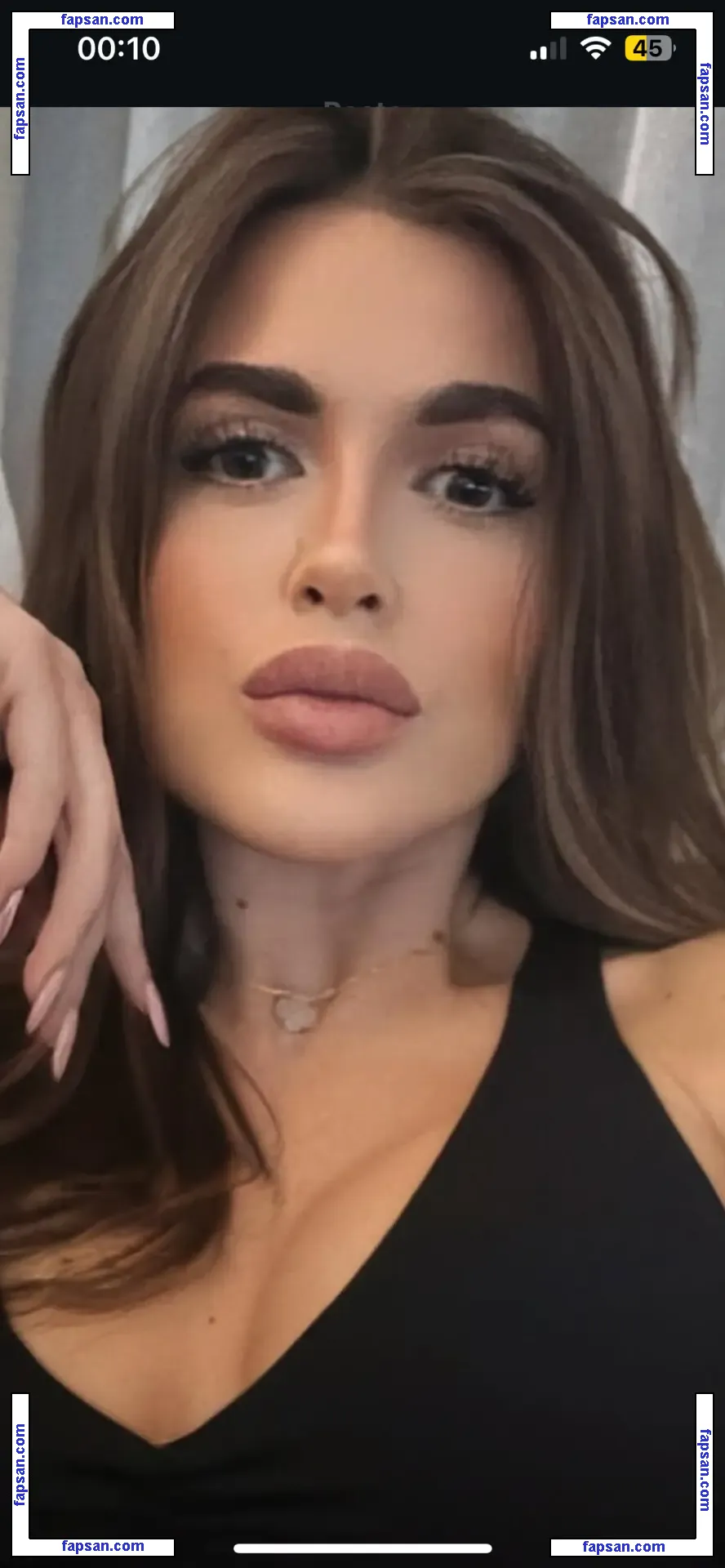 Holy Grails голая фото #0005 с Онлифанс