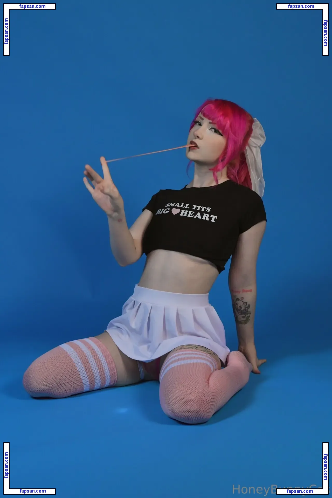 Honeybunnycos nude photo #0047 from OnlyFans