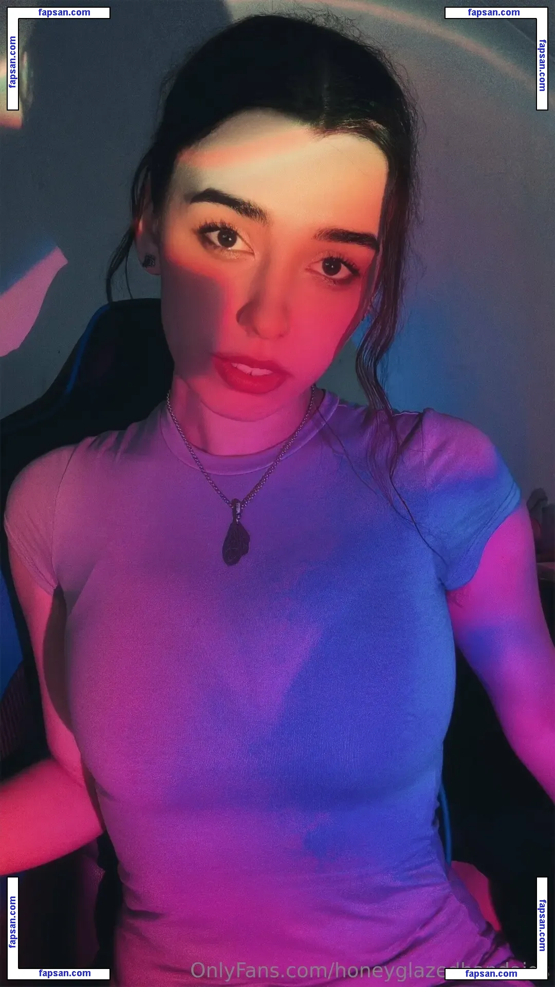 honeyglazedbandaids nude photo #0002 from OnlyFans