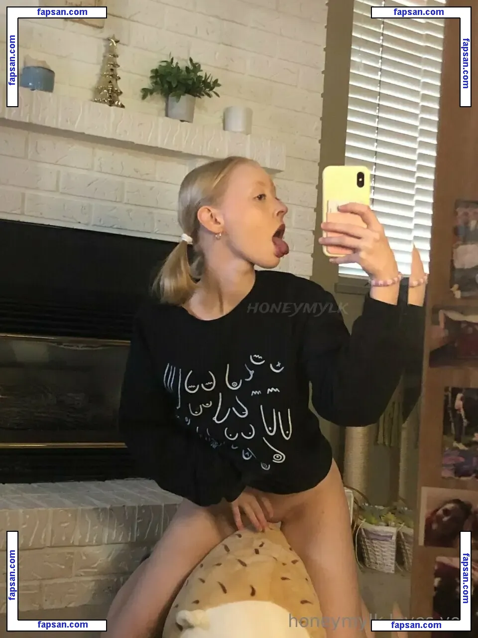 Honeymylk nude photo #0020 from OnlyFans