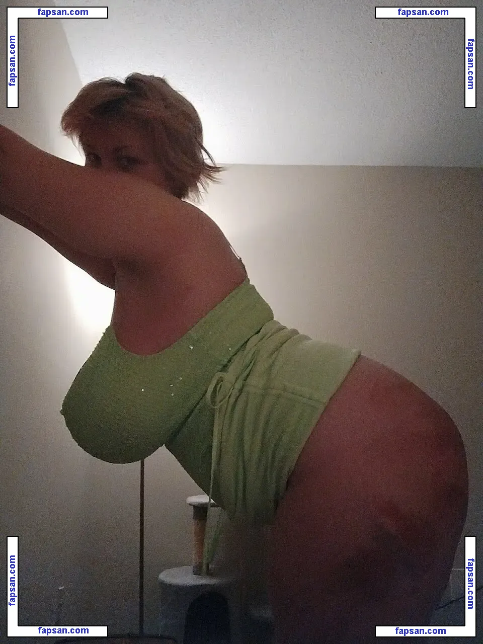 HoneyThorne nude photo #0017 from OnlyFans