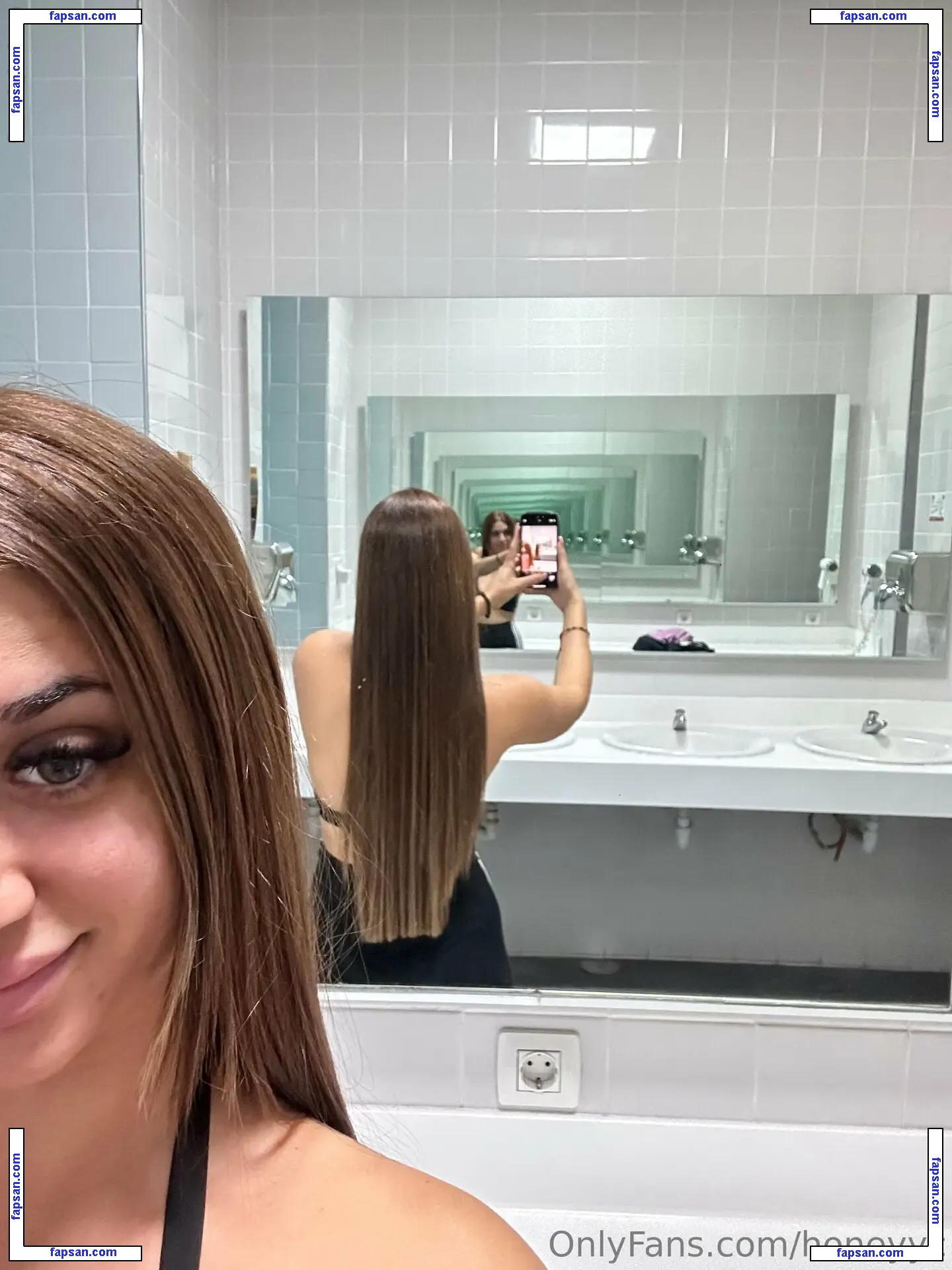 honeyyc nude photo #0011 from OnlyFans