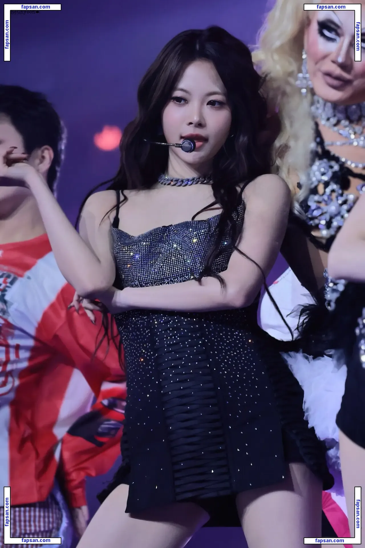 Hong Eunchae 홍은채 | LESSERAFIM голая фото #0006 с Онлифанс