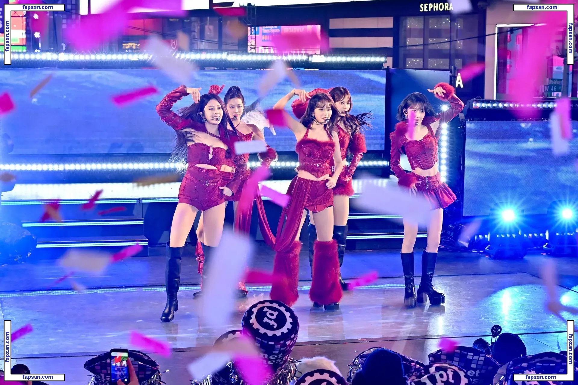 Hong Eunchae 홍은채 | LESSERAFIM голая фото #0014 с Онлифанс