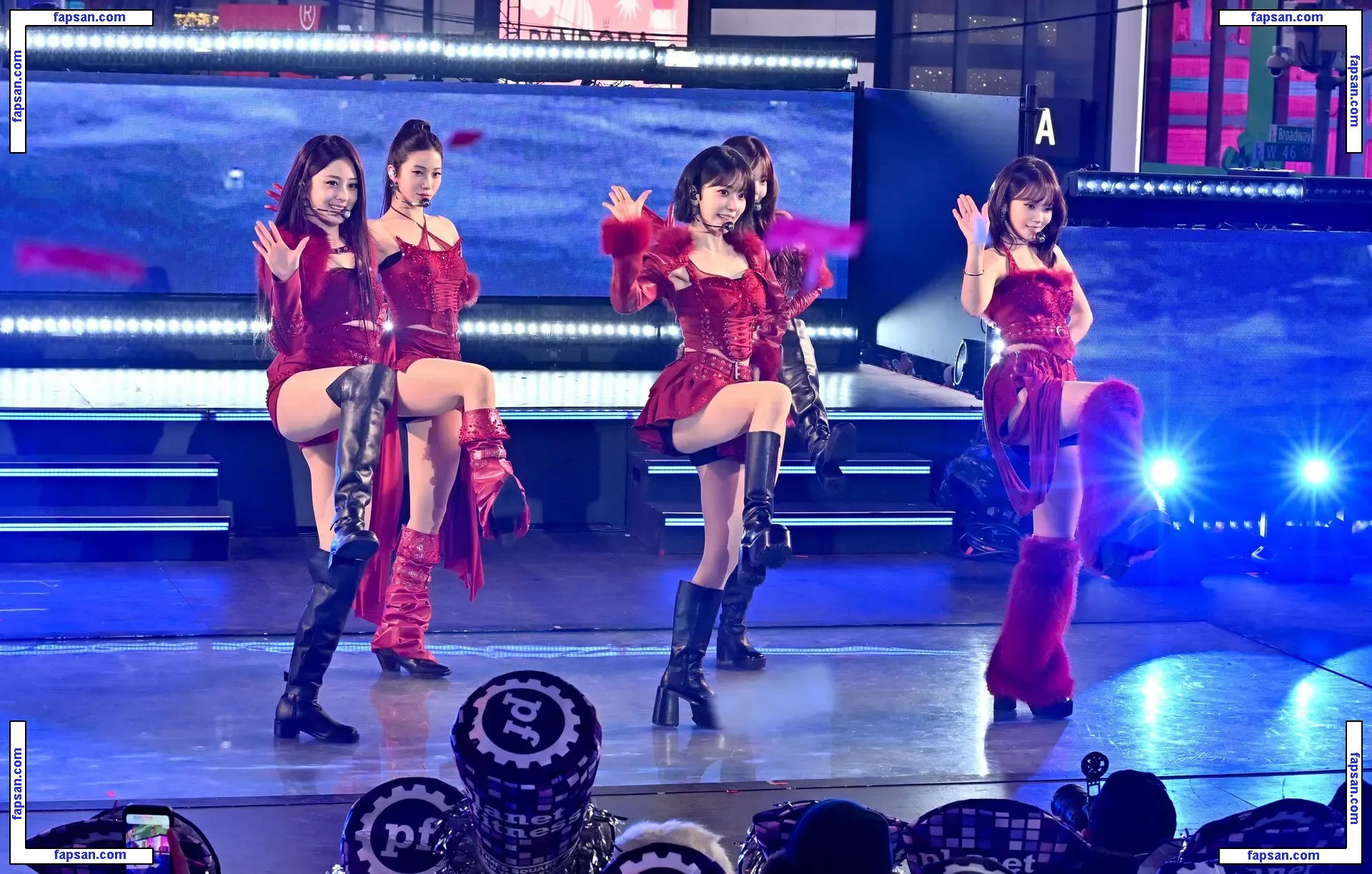 Hong Eunchae 홍은채 | LESSERAFIM голая фото #0019 с Онлифанс