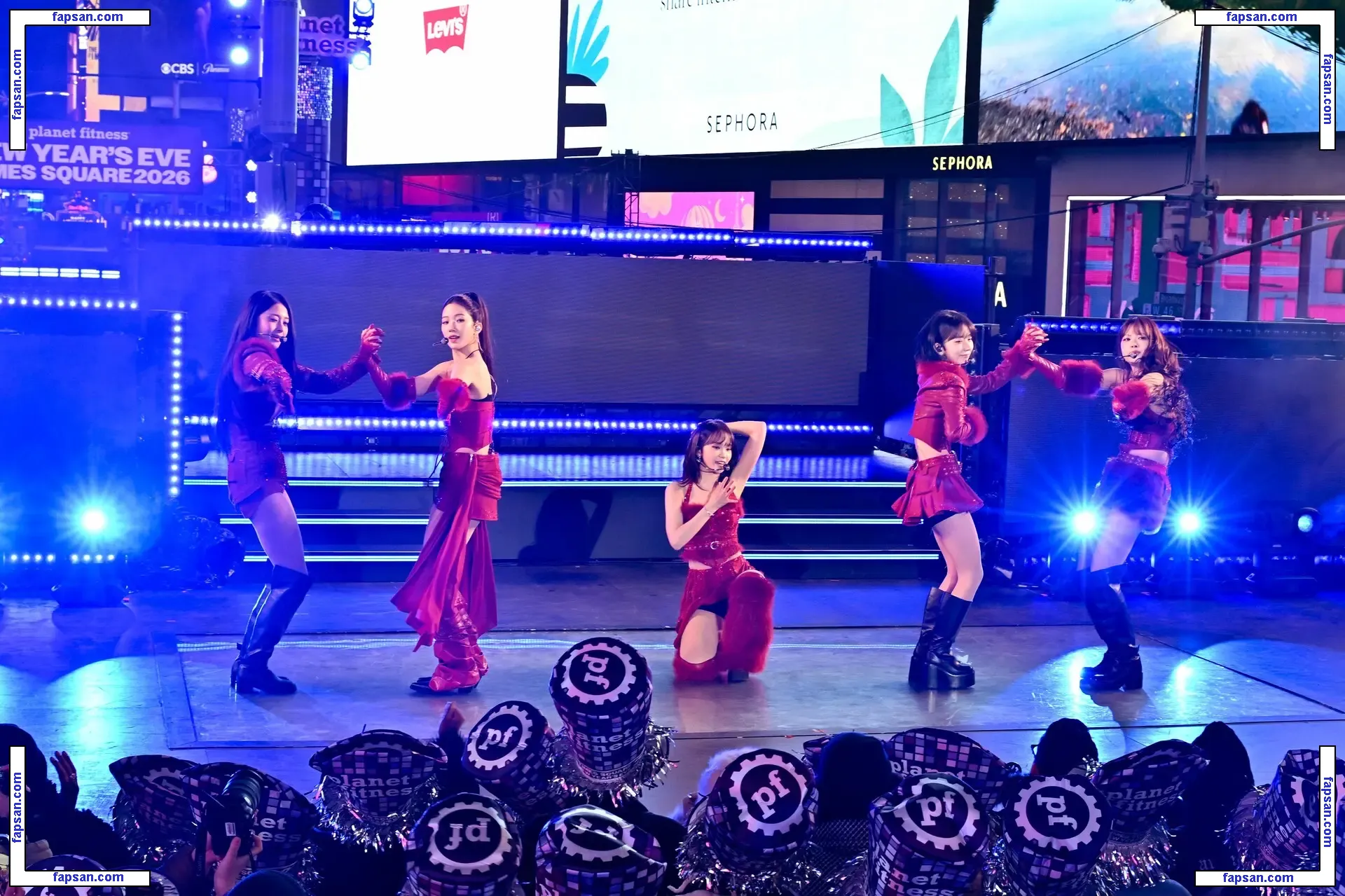 Hong Eunchae 홍은채 | LESSERAFIM голая фото #0022 с Онлифанс