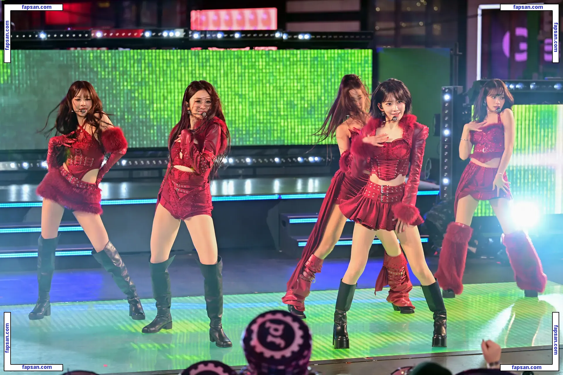 Hong Eunchae 홍은채 | LESSERAFIM голая фото #0030 с Онлифанс