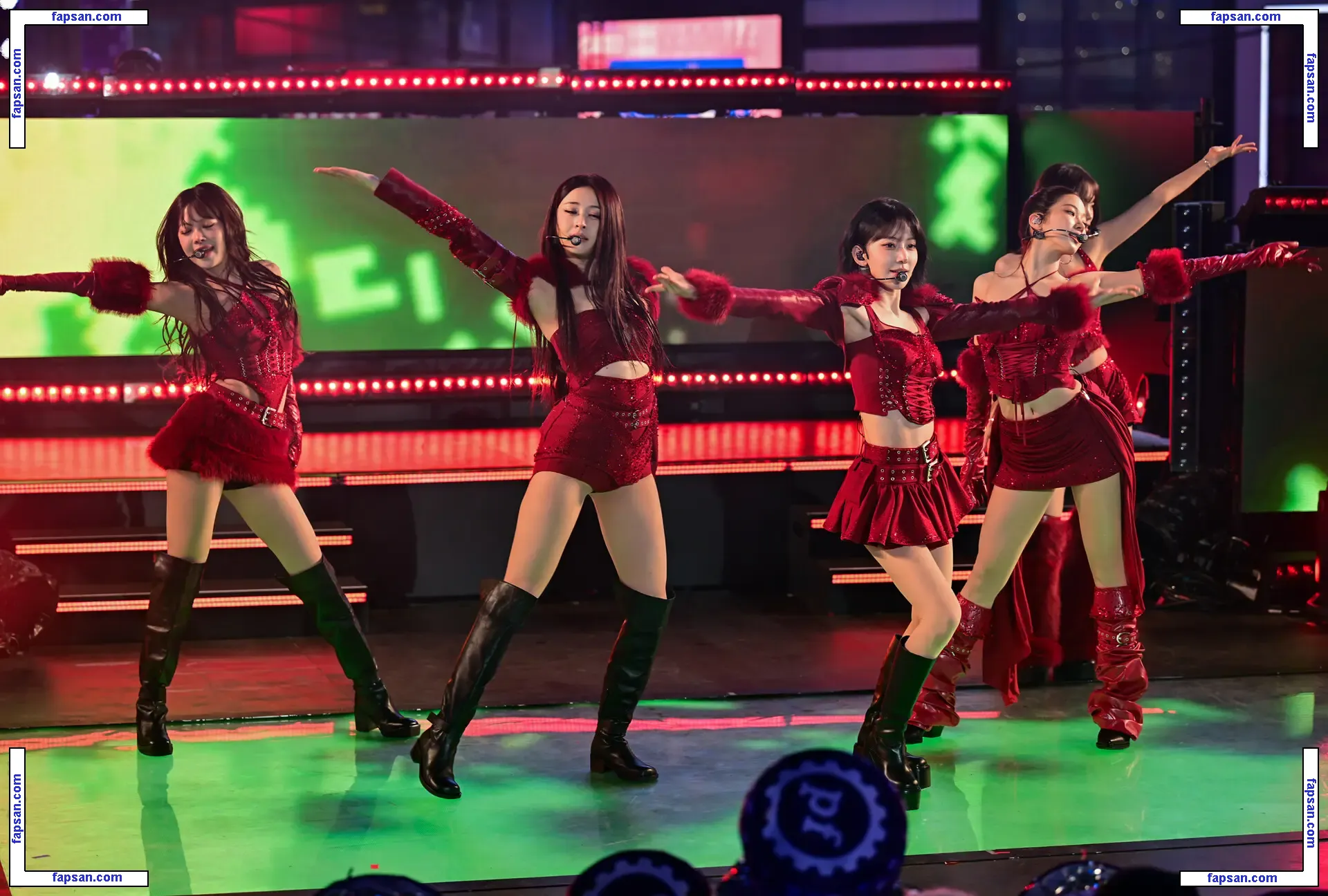 Hong Eunchae 홍은채 | LESSERAFIM голая фото #0031 с Онлифанс