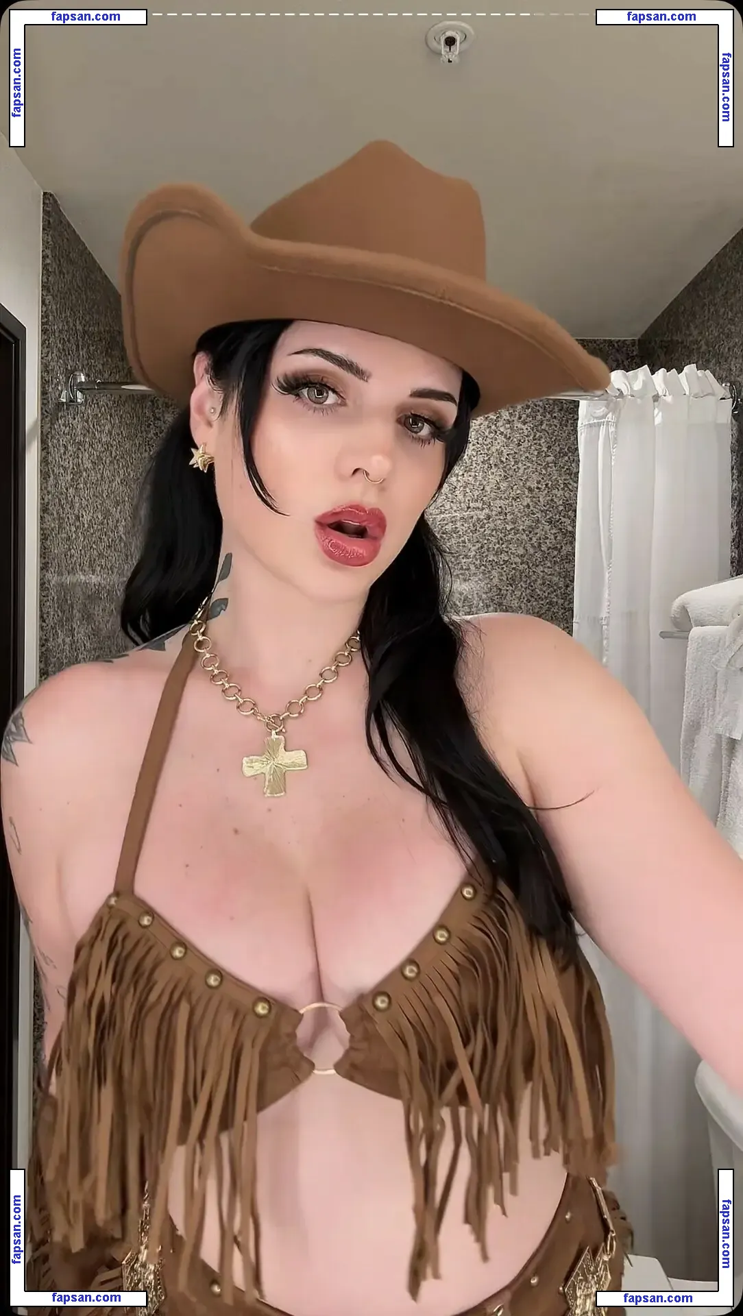 Hope Schwing nude photo #0011 from OnlyFans