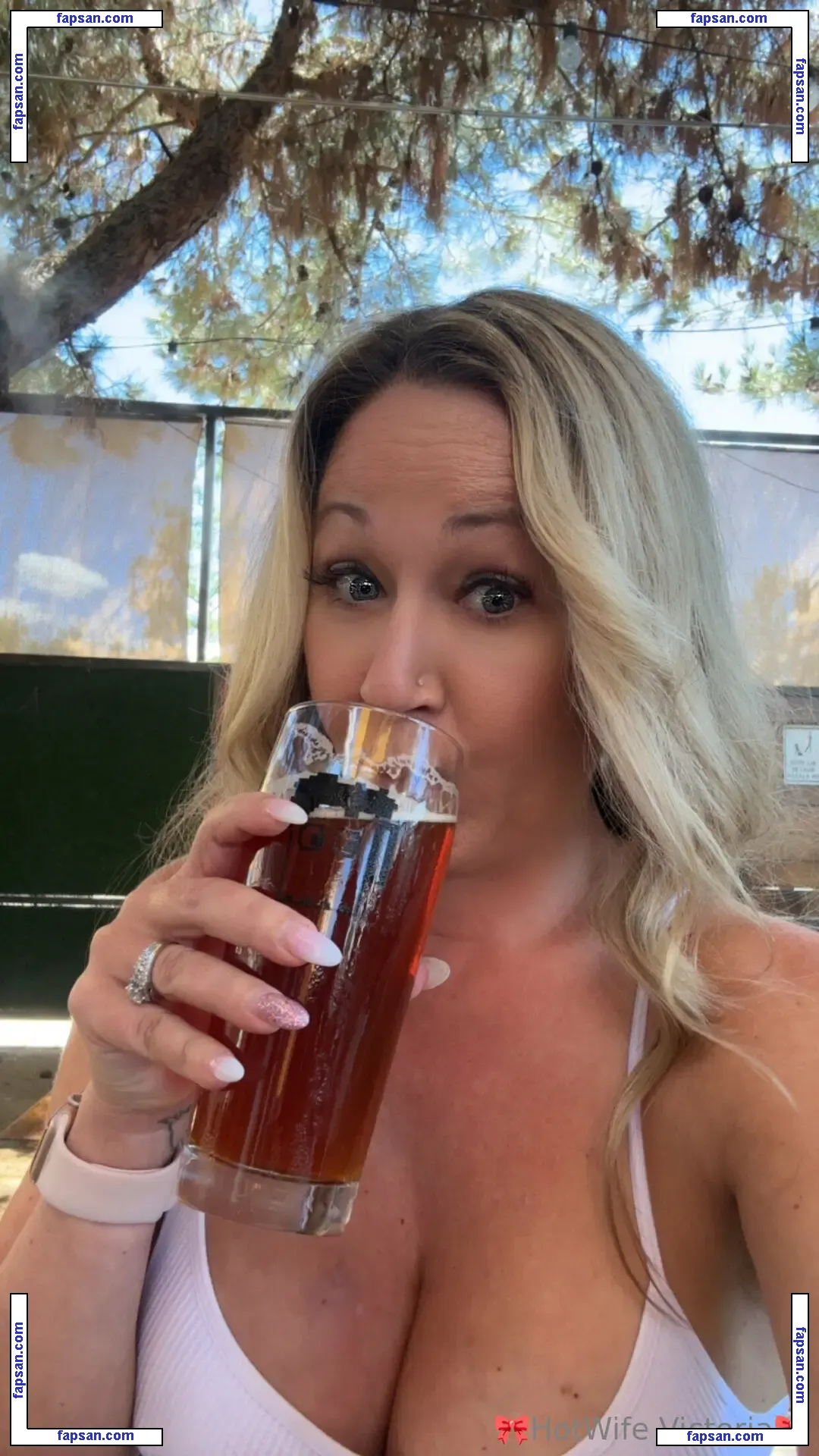 hot_wife_victoria nude photo #0292 from OnlyFans
