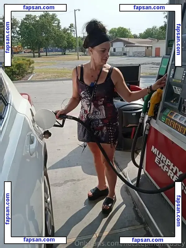 HotStepMomCasey nude photo #0014 from OnlyFans