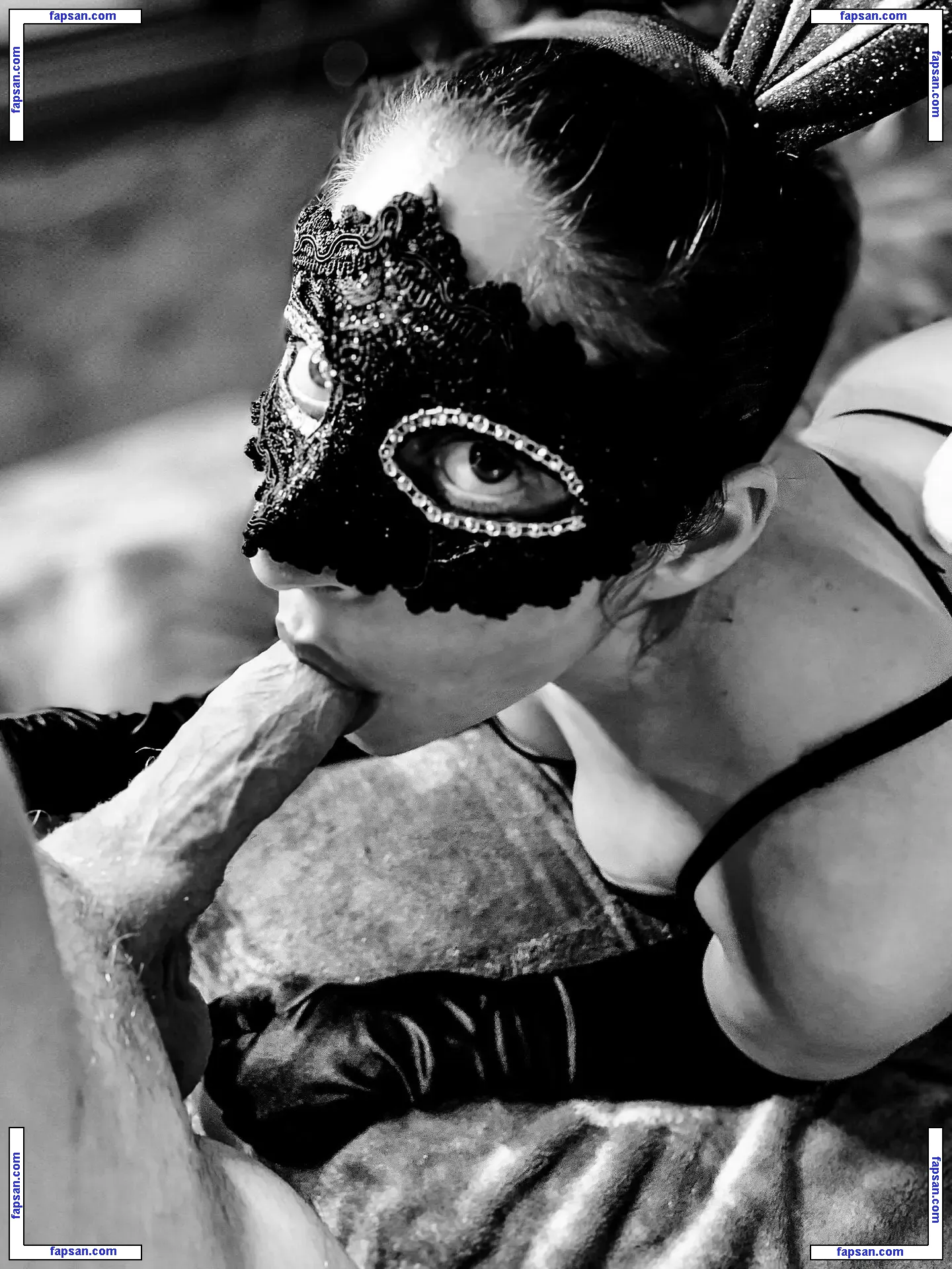 Hotwife Nilly nude photo #0011 from OnlyFans