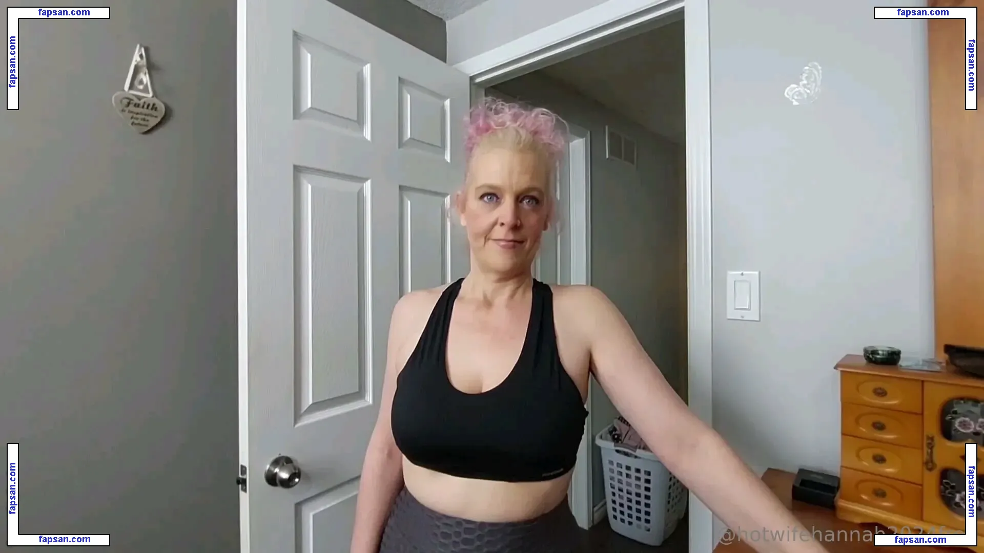 hotwifehannah2024free nude photo #0016 from OnlyFans