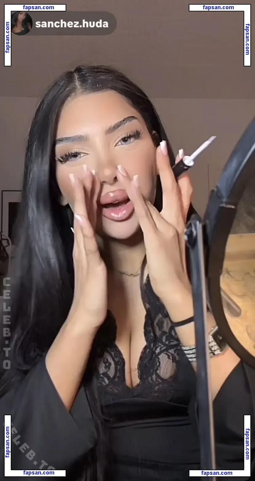 Houda Sanchez голая фото #0013 с Онлифанс