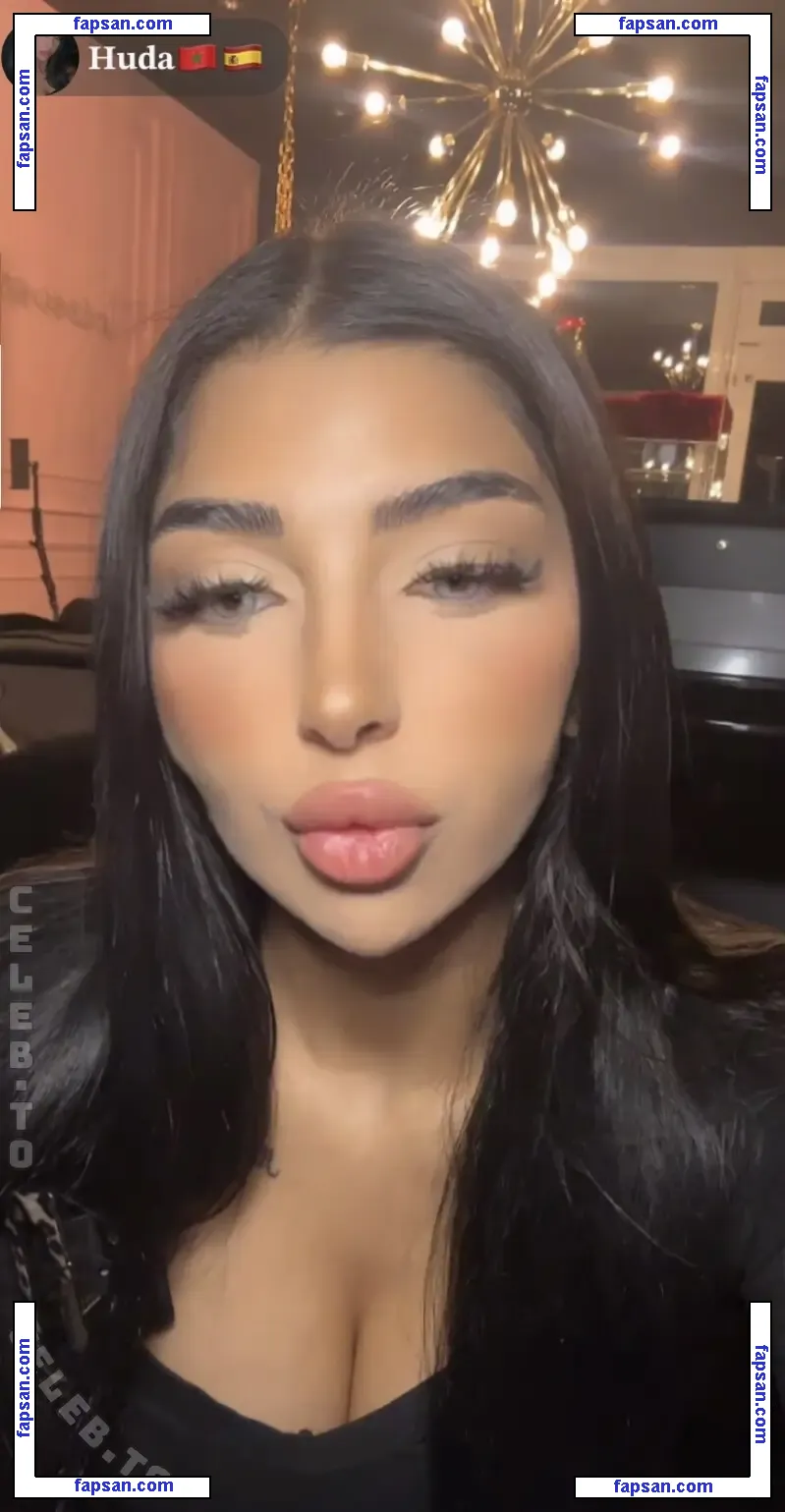 Houda Sanchez голая фото #0020 с Онлифанс