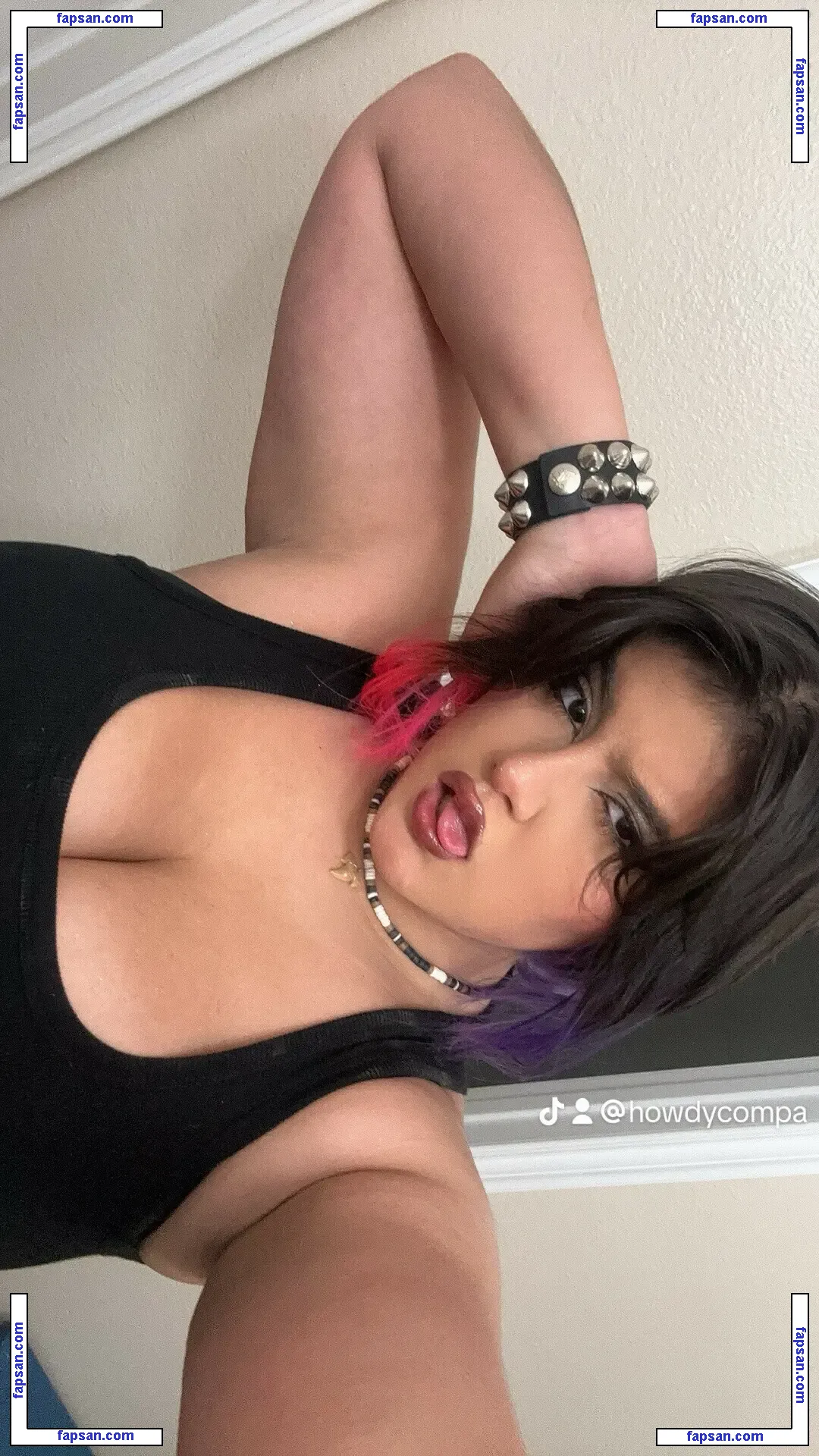 Howdycompa голая фото #0025 с Онлифанс