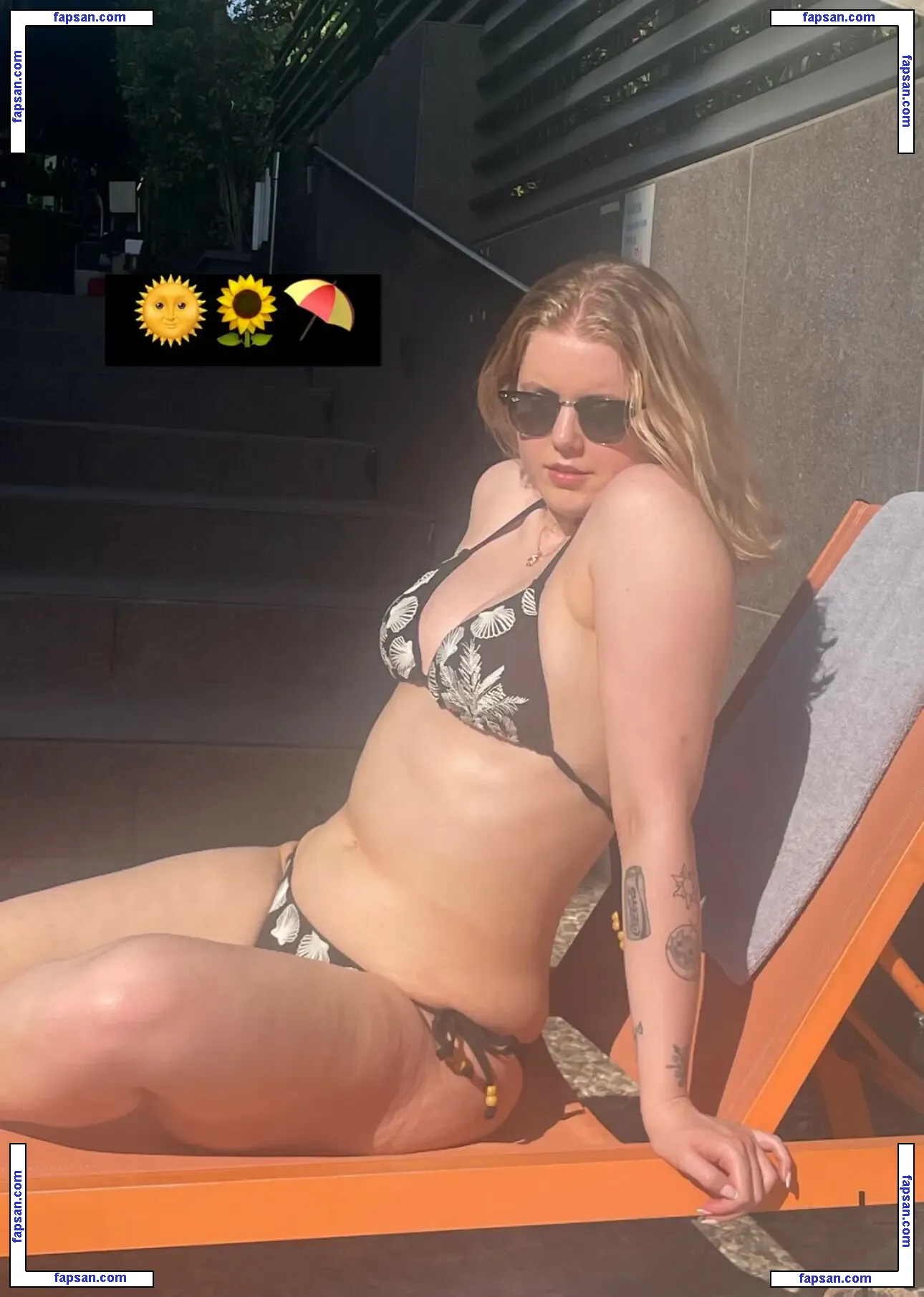 HoxieLoxie nude photo #0038 from OnlyFans